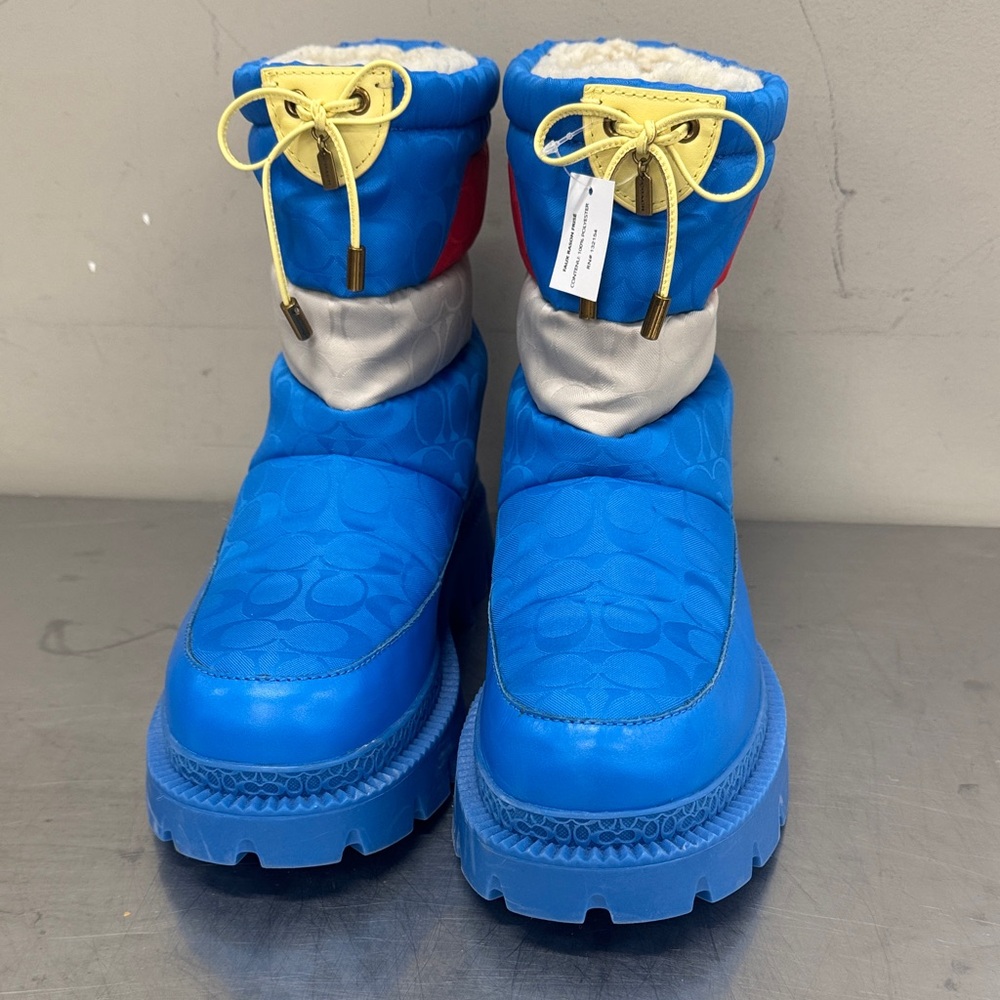 Coach Blue Puffer Winter Boots with Yellow Laces Size 9.5
